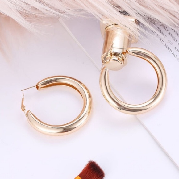 Gold plated tube hoop earrings - Picture 3 of 3